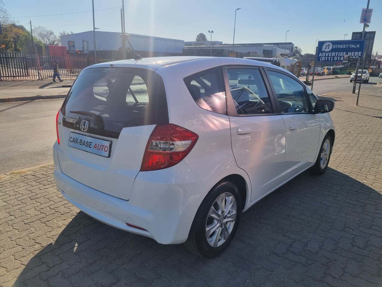 
								2011 Honda Jazz 1.4 full									