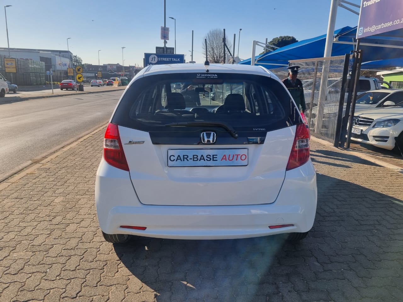 
								2011 Honda Jazz 1.4 full									