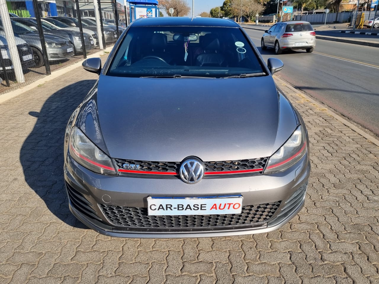 
								Golf 7 GTI 2.0 full									