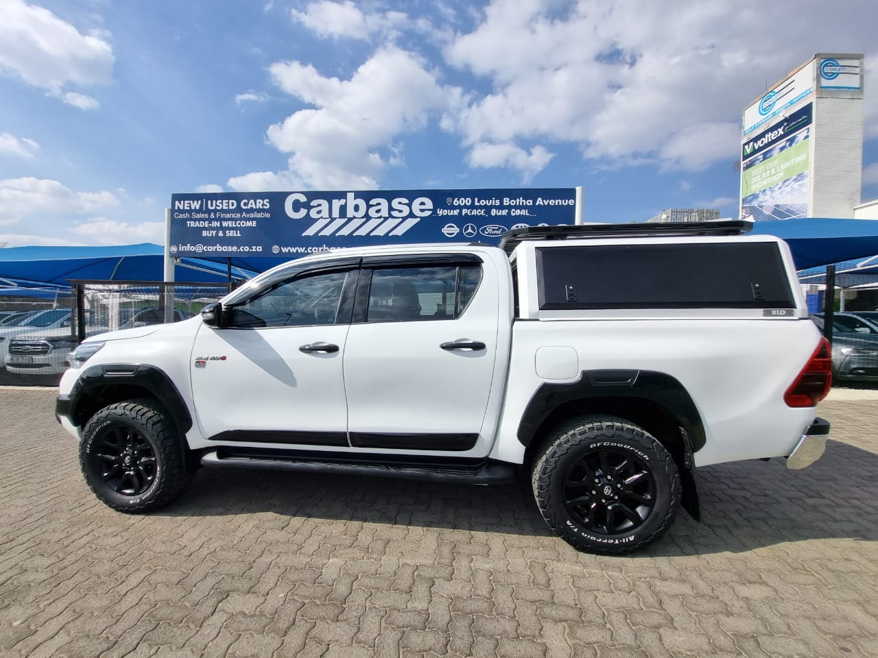 
								2023 Toyota Hilux 2.4 GD-6 Legend GR Sport Double Cab full									