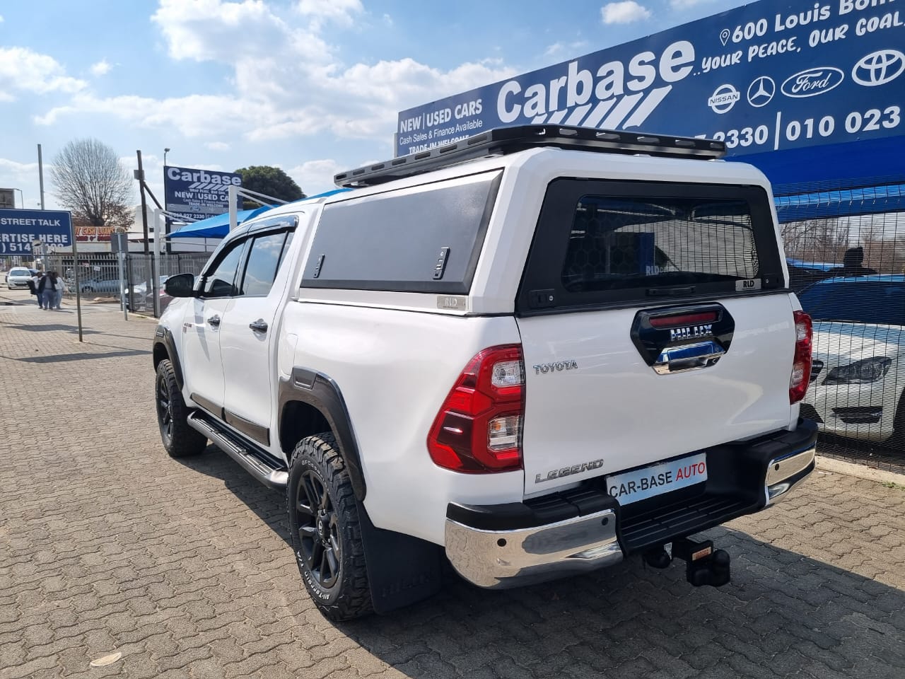 
								2023 Toyota Hilux 2.4 GD-6 Legend GR Sport Double Cab full									