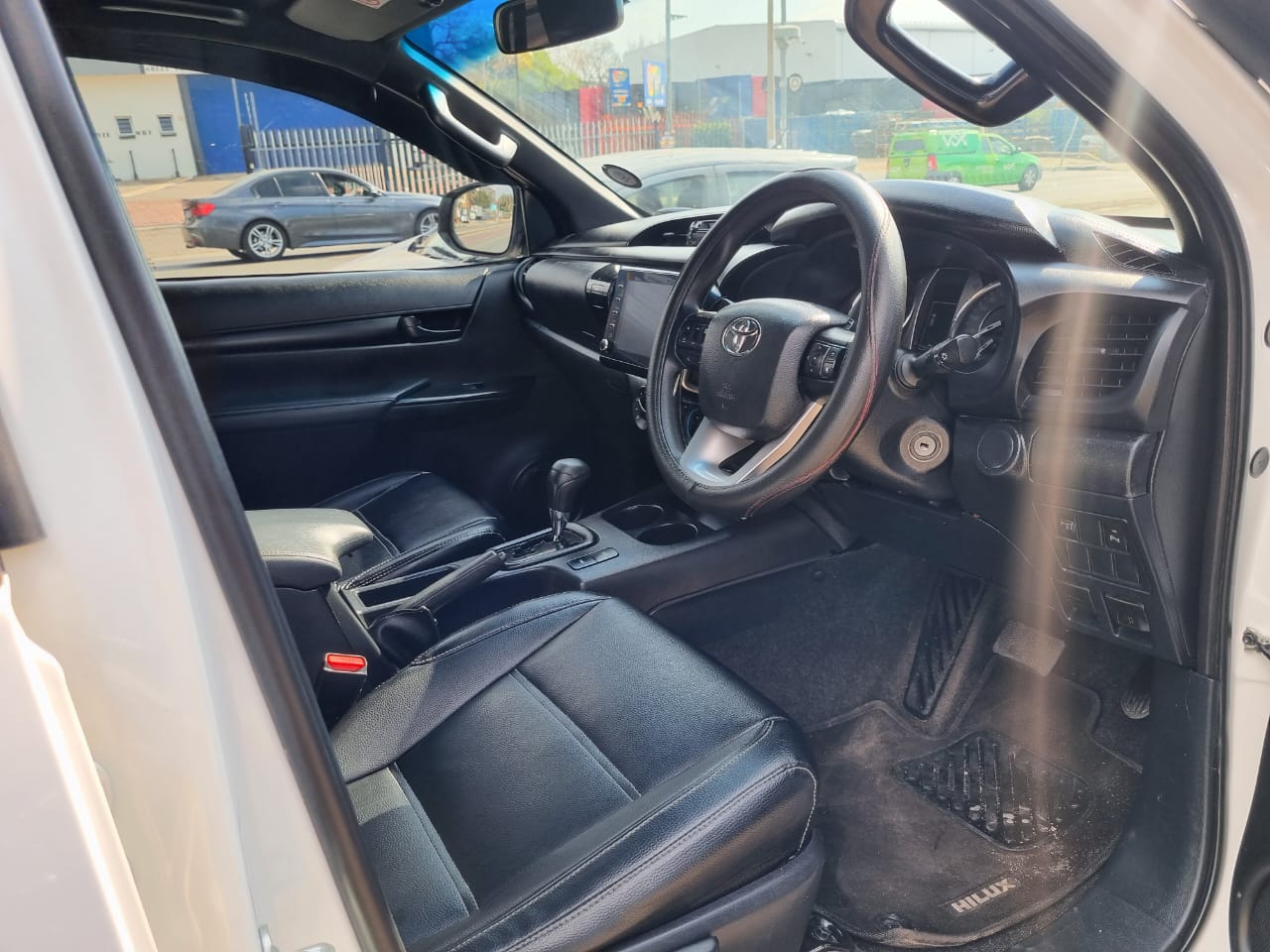 
								2023 Toyota Hilux 2.4 GD-6 Legend GR Sport Double Cab full									