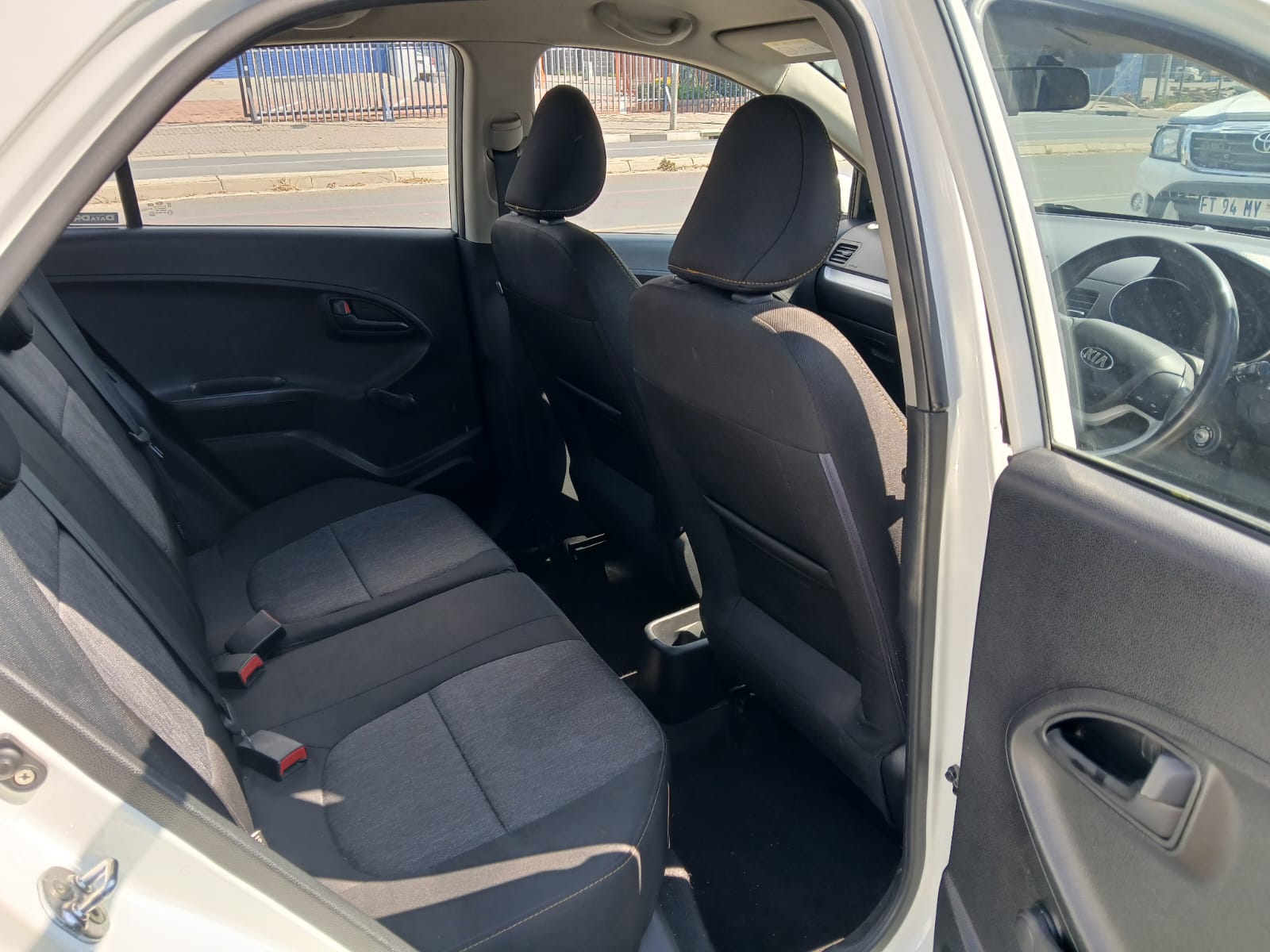 
								2015 Kia Picanto 1.0 LX full									