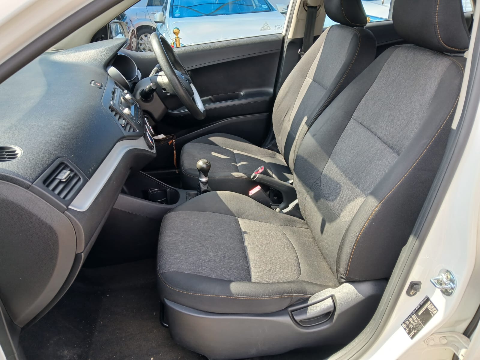 
								2015 Kia Picanto 1.0 LX full									